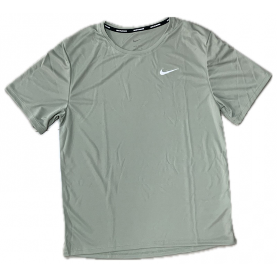 CAMISETA NIKE DRI-FIT UV MILER - VERDE